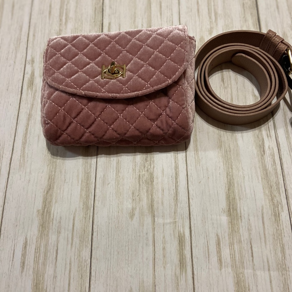 Bebe• Danielle Fanny Pack - Picture 4 of 6